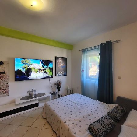 Apartments Pula With Private Parking Self Check In Esterno foto