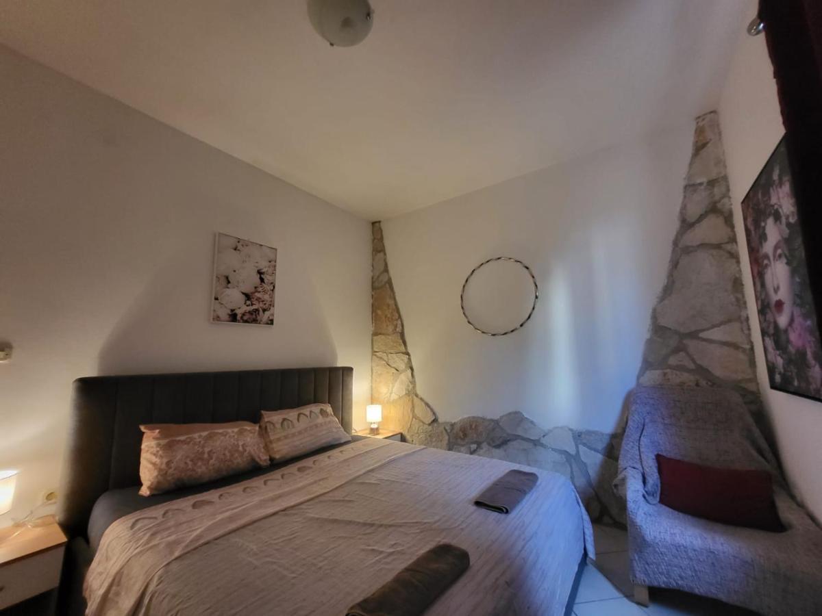 Apartments Pula With Private Parking Self Check In Esterno foto